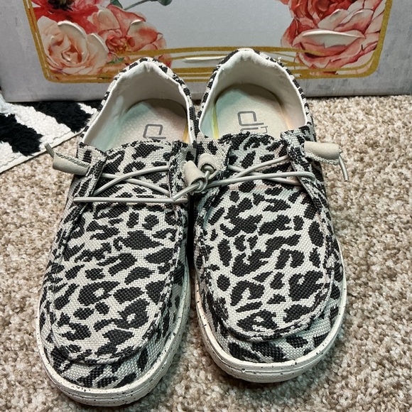 Hey Dude Women's Moccasins in Black and White Animal Print - Picture 4 of 8